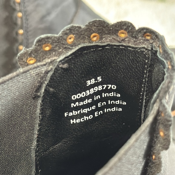 Free People Atlas Puffer Chelsea Boots
Black Womens Size 38.5 - Picture 11 of 13